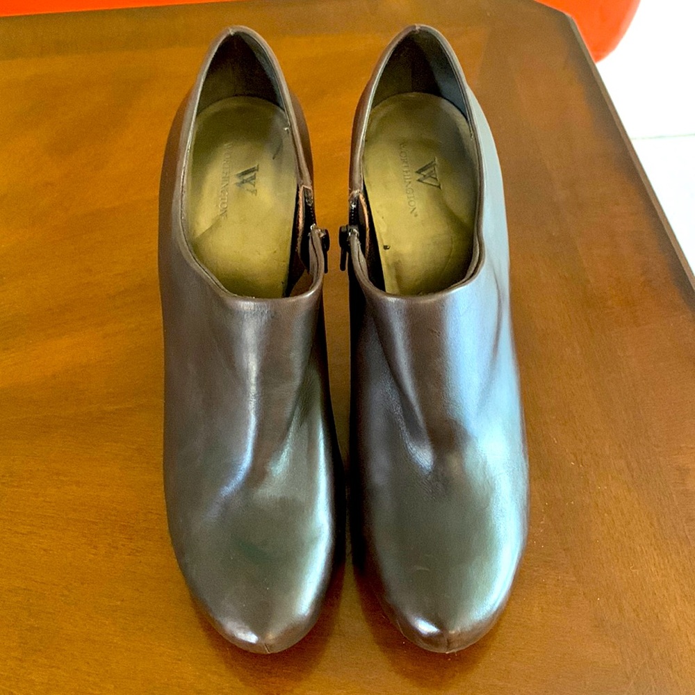 Suede/leather ankle boots with side zipper